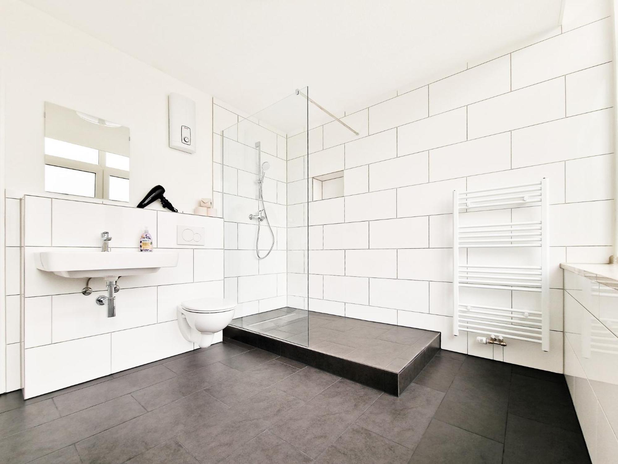 Raj Living - City Center Apartments With 5 Rooms - 10 Min Messe Dus Ντίσελντορφ Εξωτερικό φωτογραφία